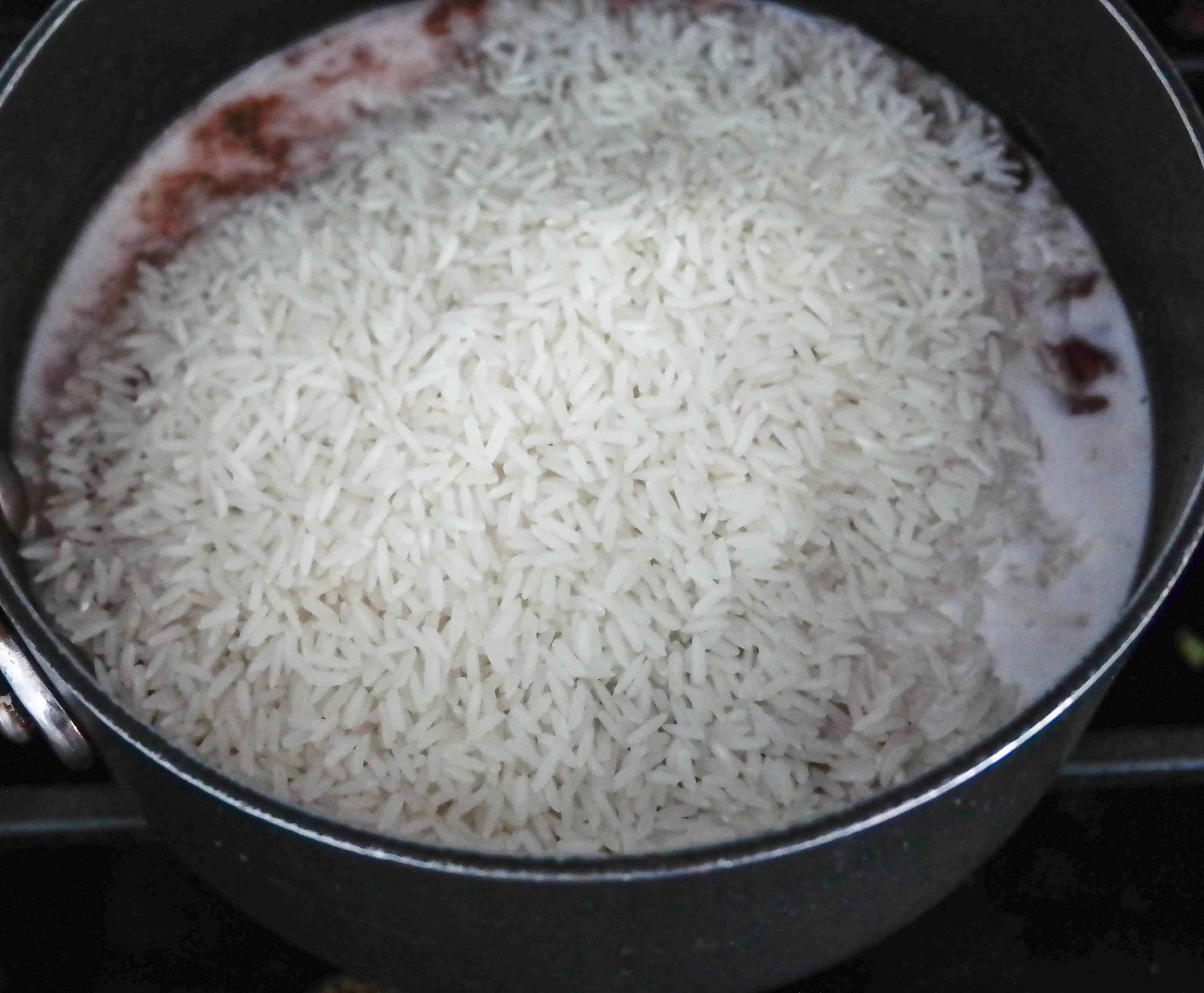 Prepare the rice for cooking