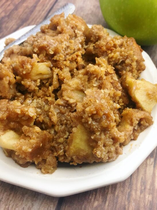 This super yummy old fashioned apple crisp recipe is a classic! All you need are some apples and some basic staples in your pantry!