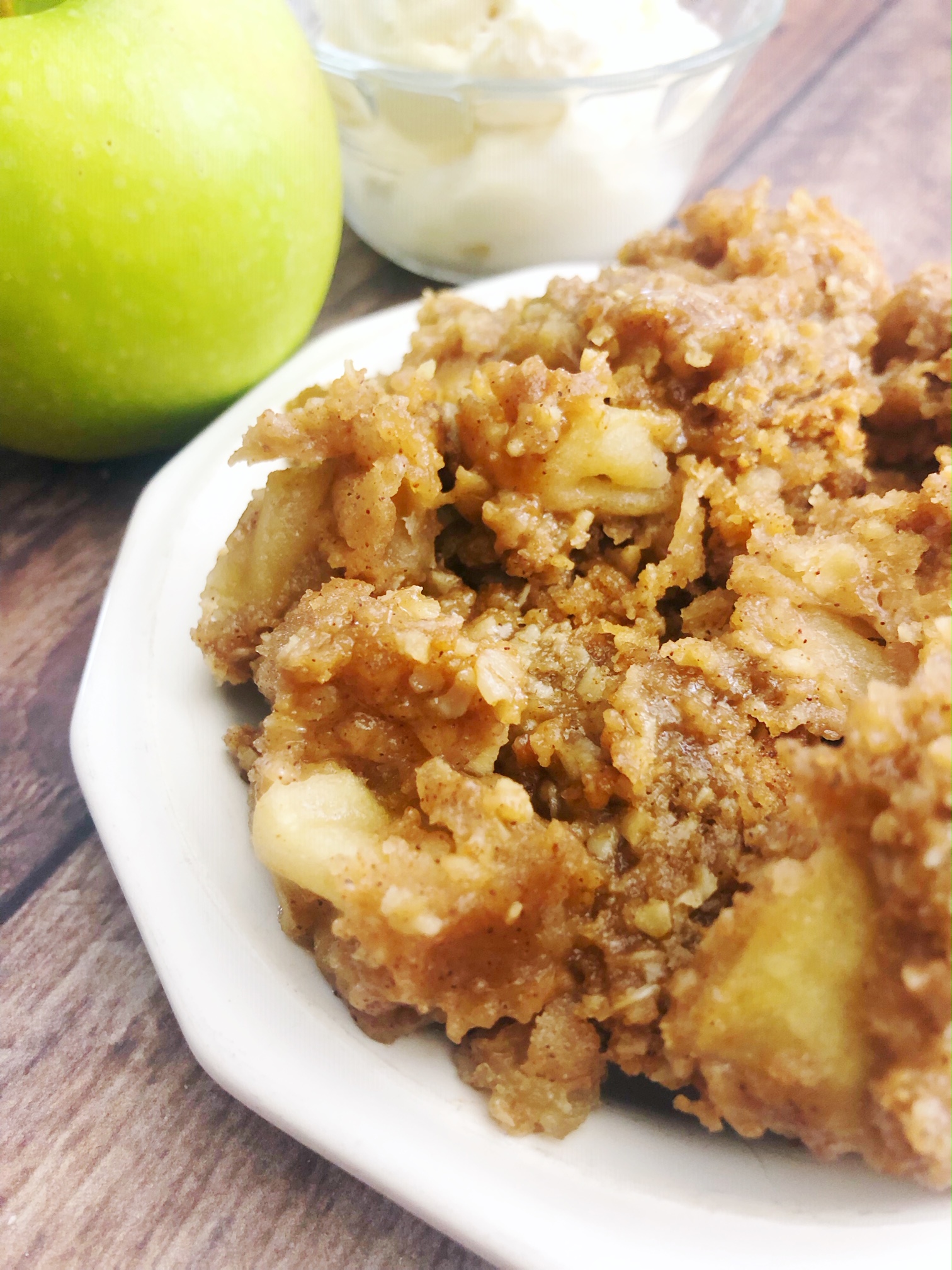 This super yummy old fashioned apple crisp recipe is a classic! All you need are some apples and some basic staples in your pantry!