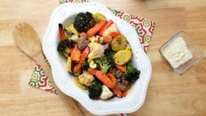 Super easy and delicious air fryer roasted vegetables that can be made super fast for dinner in under 20 minutes! #healthyrecipe #vegetables #healthyeats
