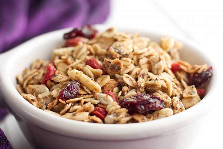 Check out this amazingly tasty Cinnamon Vanilla Granola Recipe! Perfect for any parfait, or easy healthy snack for the kids!