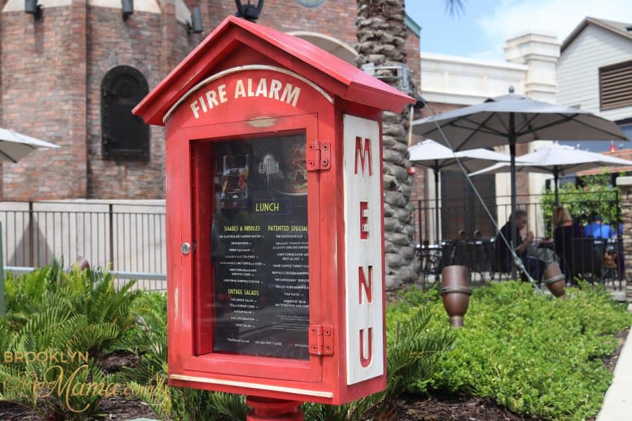 Disney Springs can be overwhelming, so when you make your Disney vacation plans, consider reservations at the hottest Disney Springs restaurants. #disney #disneyworld