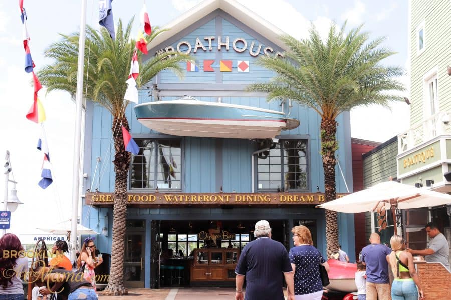 Disney Springs can be overwhelming, so when you make your Disney vacation plans, consider reservations at the hottest Disney Springs restaurants. #disney #disneyworld