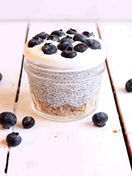 Check out this super easy and healthy blueberry chia pudding recipe with a granola bottom! Plus I'm sharing some must have post workout snacks!