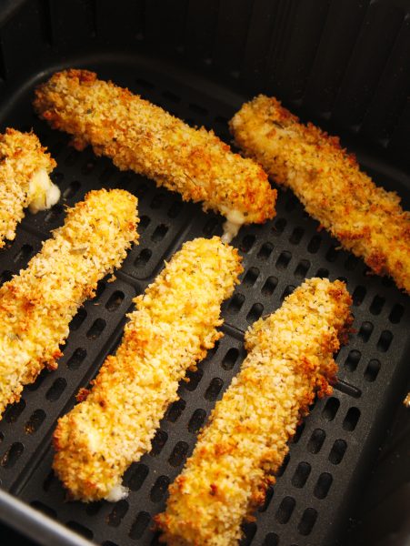 Easy Crunchy Cheesy Air Fryer Mozzarella Sticks