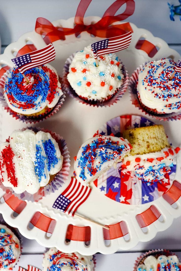 Delicious 4th of July Patriotic Cupcakes