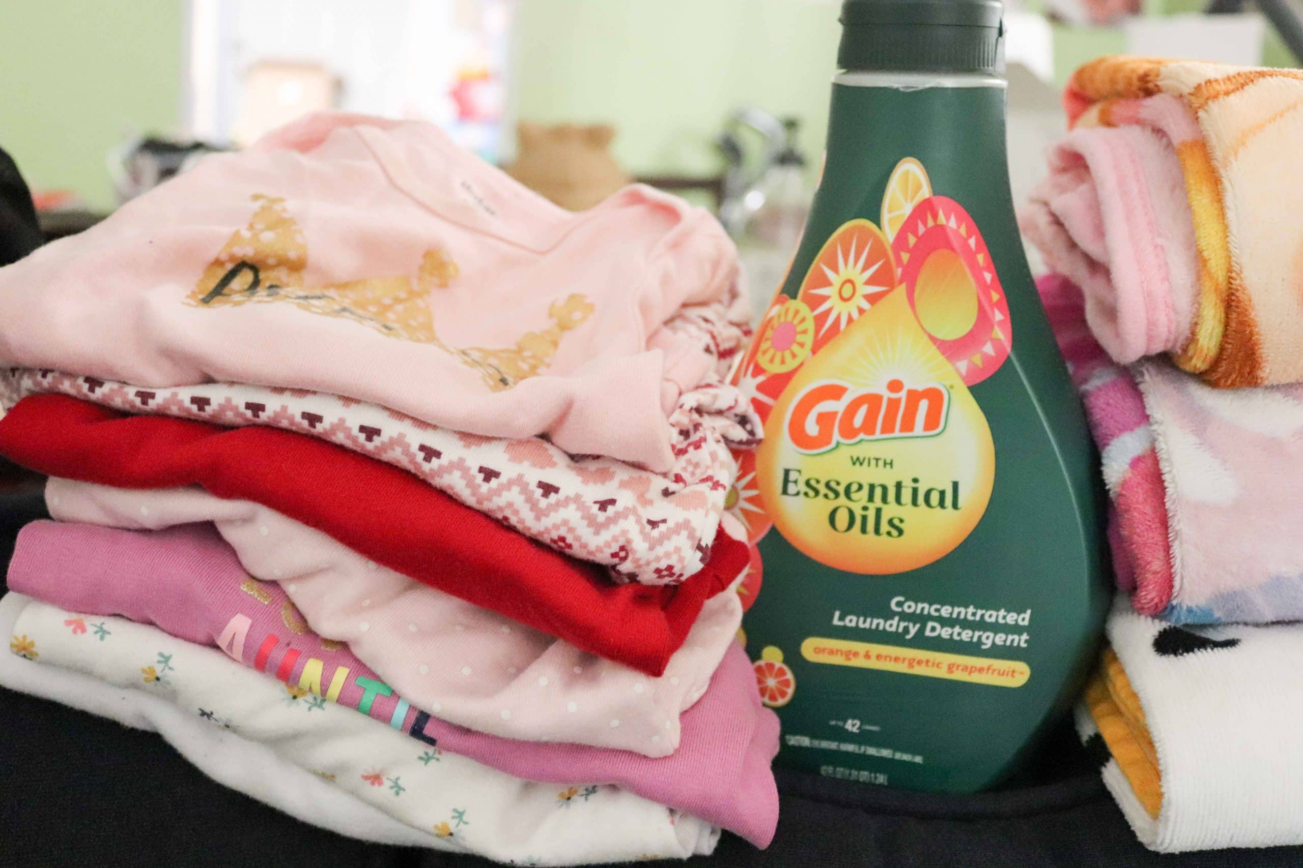 Gain Laundry Detergent with Essential Oils, Mr