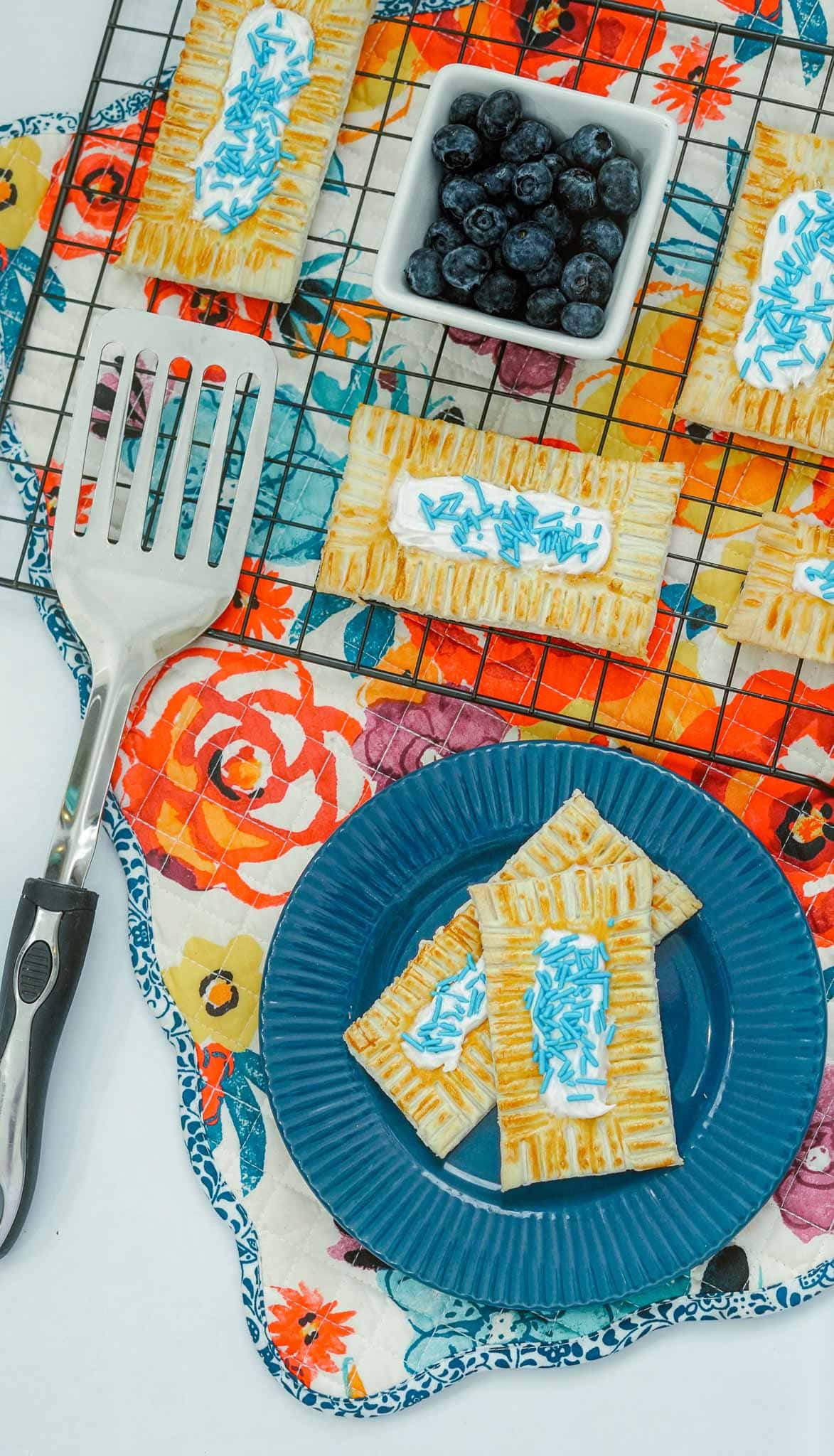 Air-Fryer-Blueberry-Pop-tarts