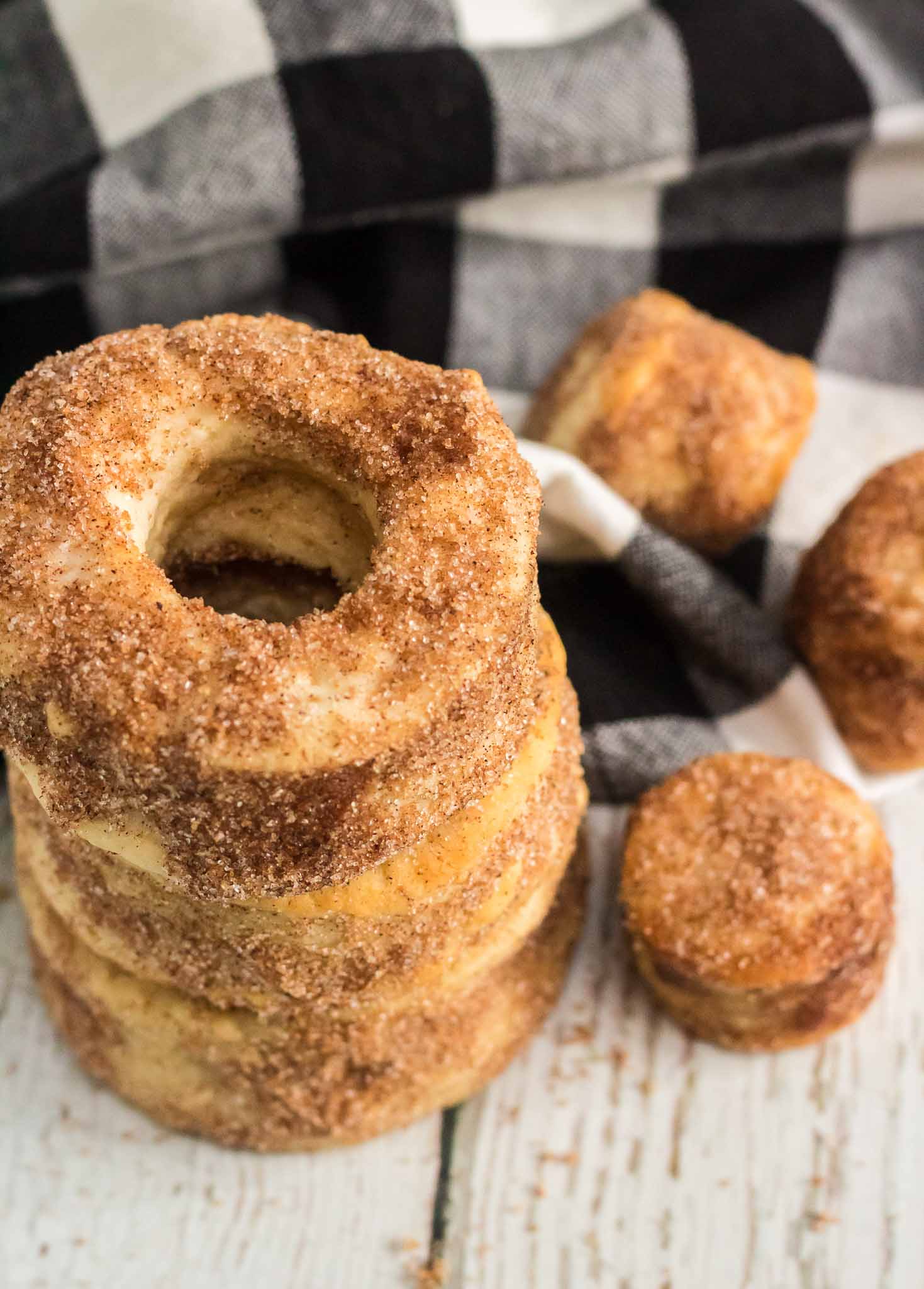 https://brooklynactivemama.com/wp-content/uploads/2020/10/pumpkin-spice-donuts-1.jpg