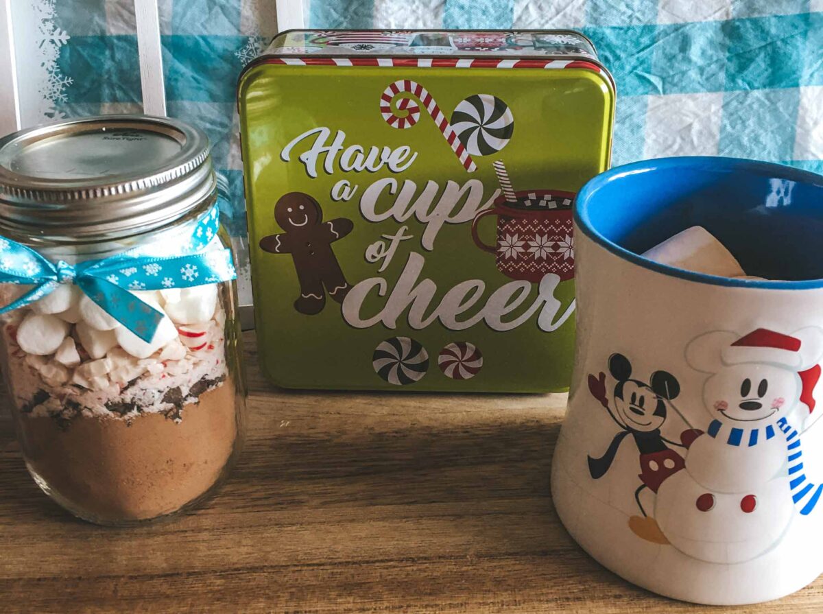 Homemade Hot Chocolate Gift Jars - Easy Christmas Gifts