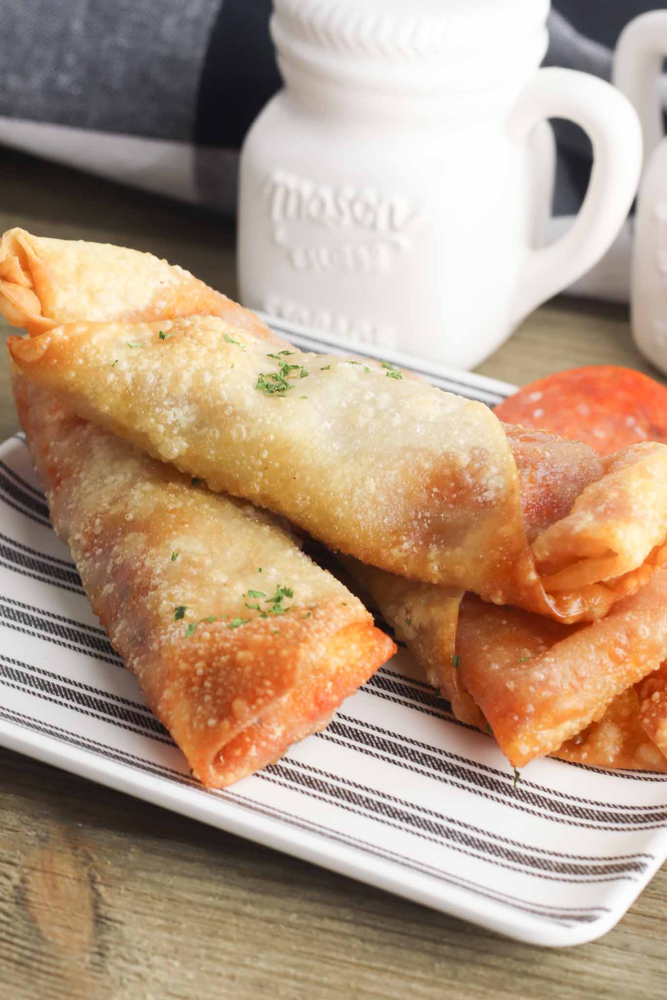 Easy Pizza Egg Rolls Recipe