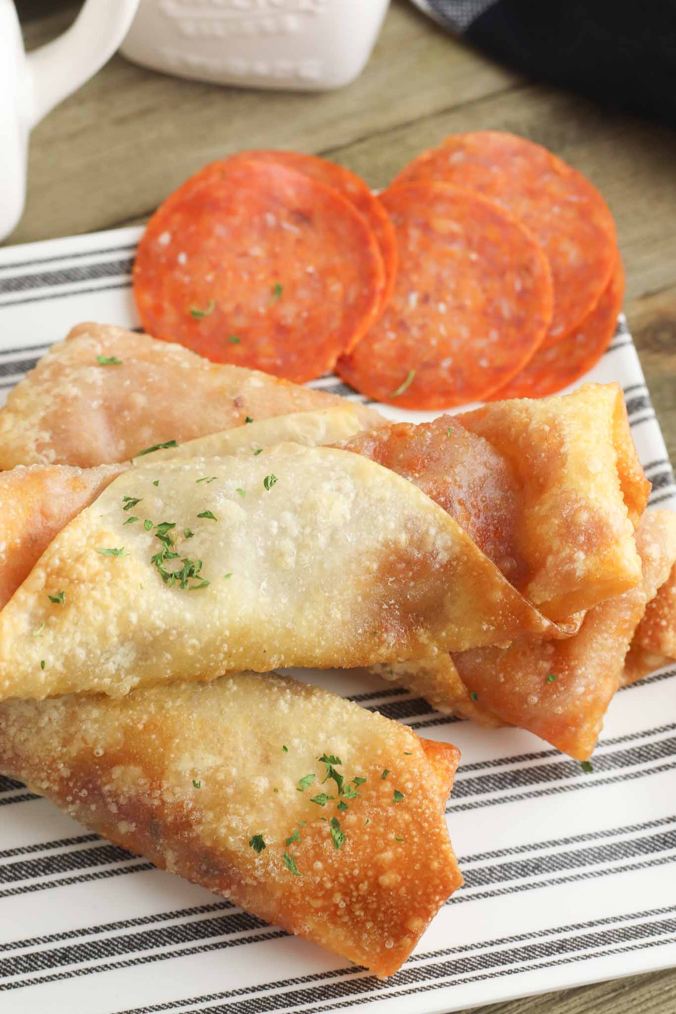 Easy Pizza Egg Rolls Recipe