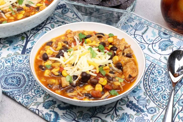 Instant Pot Spicy Black Bean White Chicken Chili