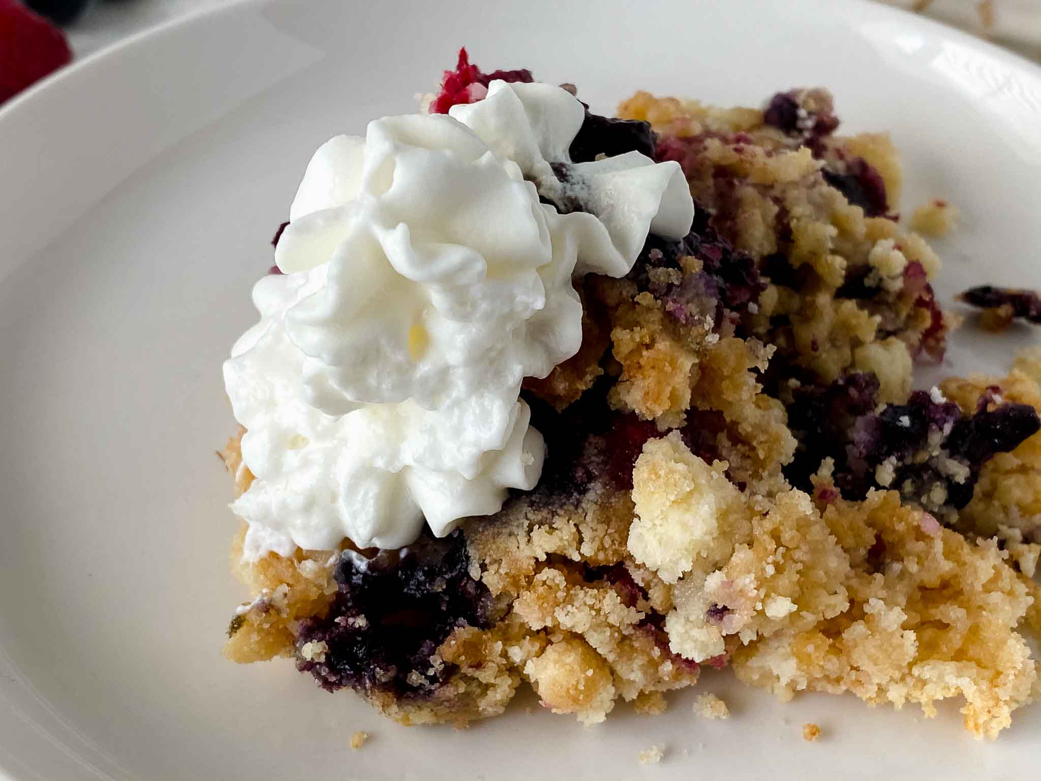 Very Berry Blackberry Dump Cake Recipe - (3.9/5)