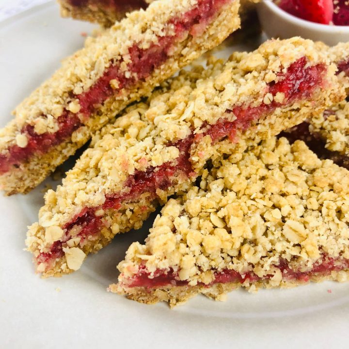 Strawberry Baked Oatmeal Bar Recipe