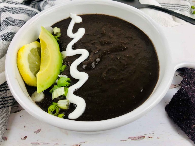 Easy Slow Cooker Black Bean Soup