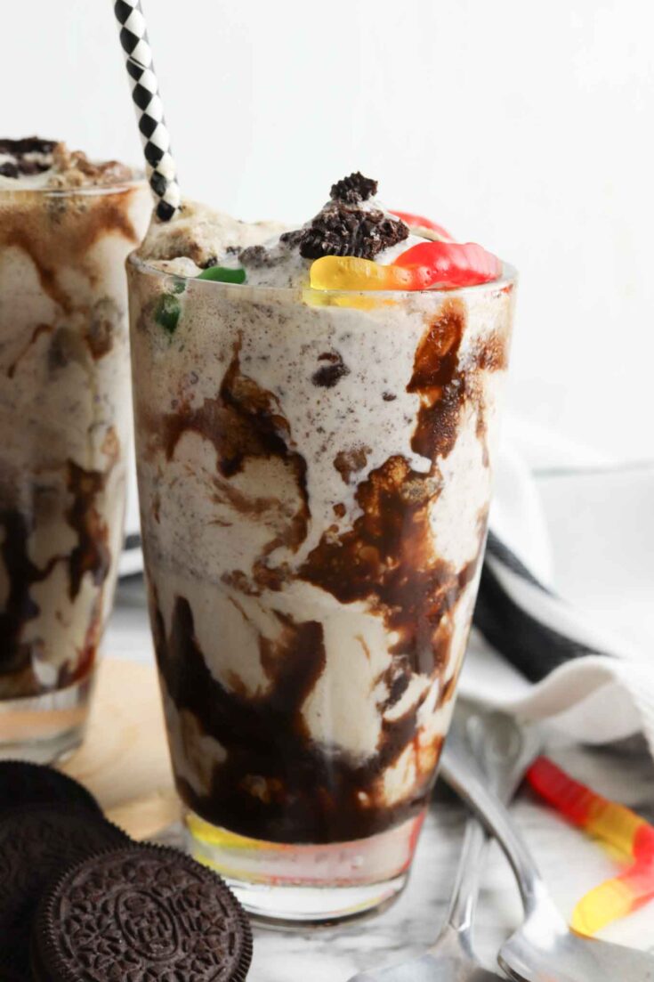 Easy Dirt and Worms Ice Cream Floats