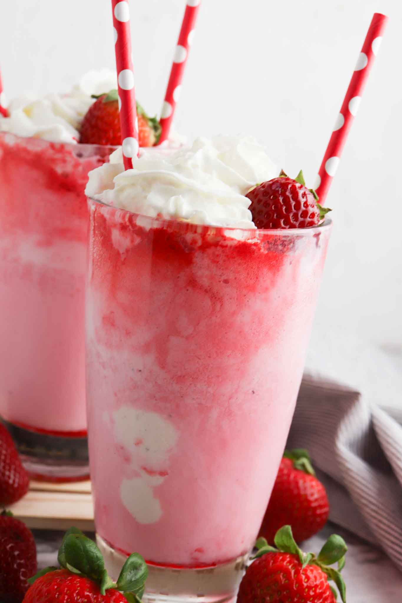 Easy Strawberry and Cream Floats