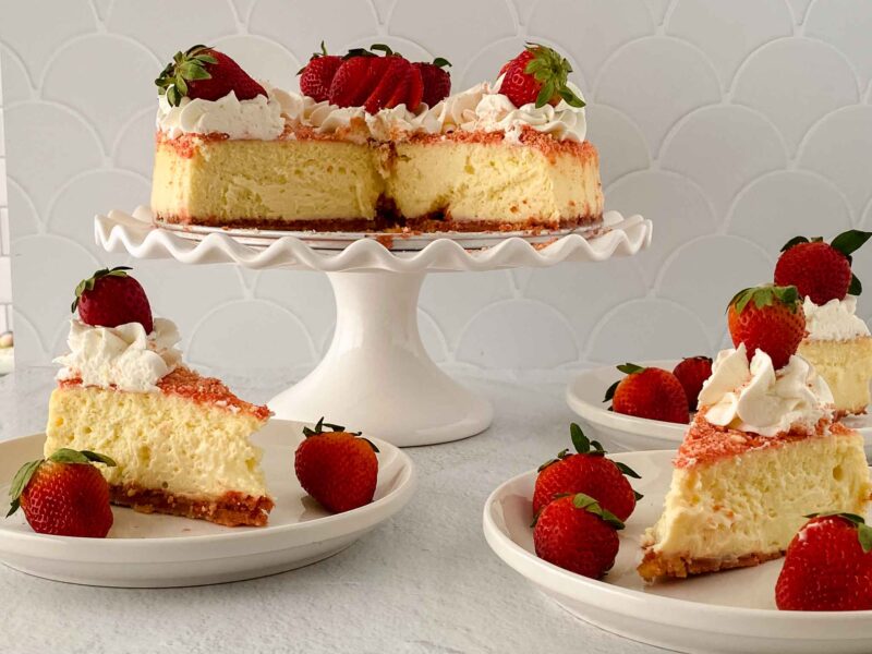 strawberry crunch cheesecake