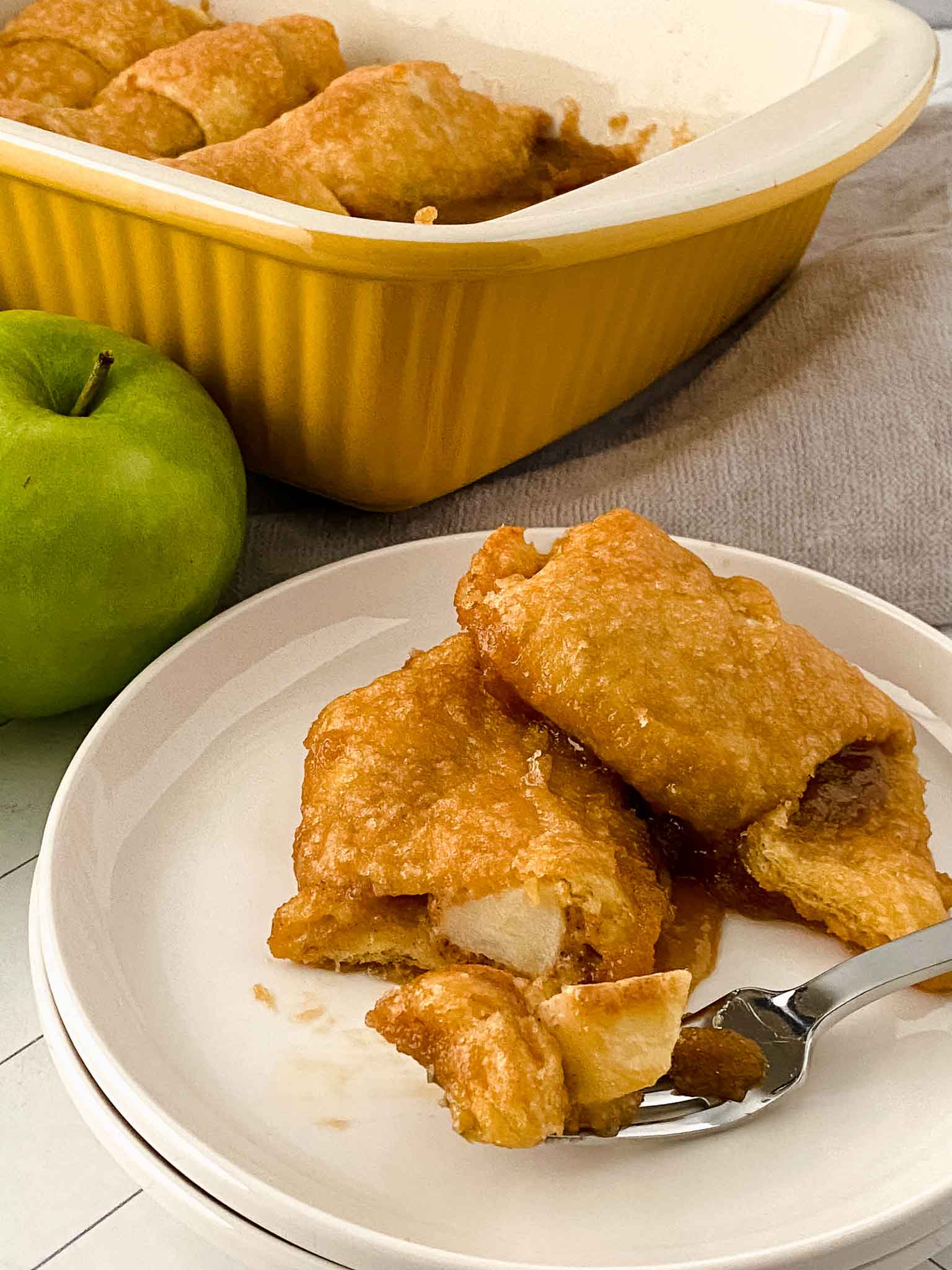 Easy Apple Crescent Rolls With Cream Cheese
