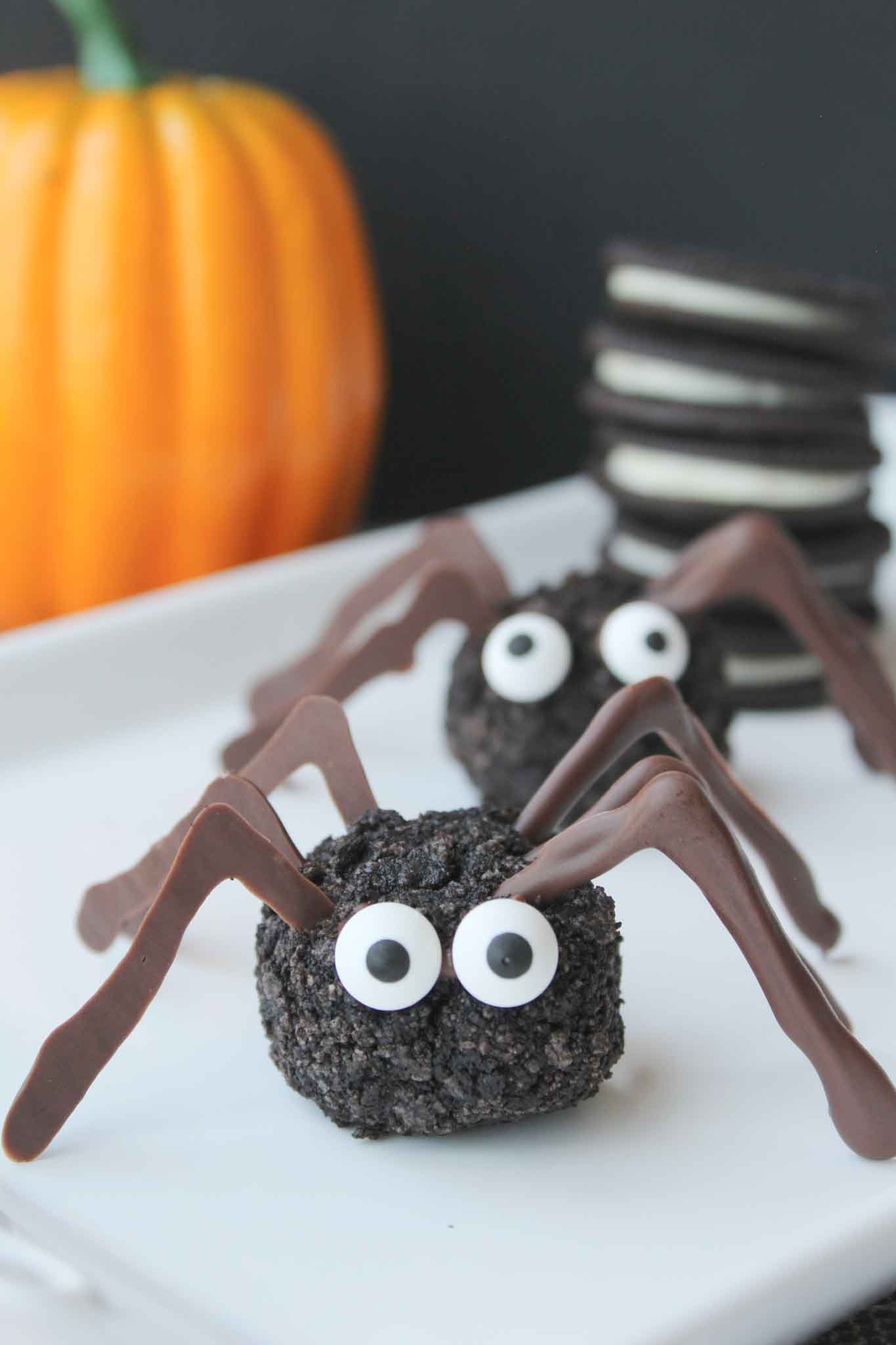 Easy Halloween Spider Oreo Bites Recipe