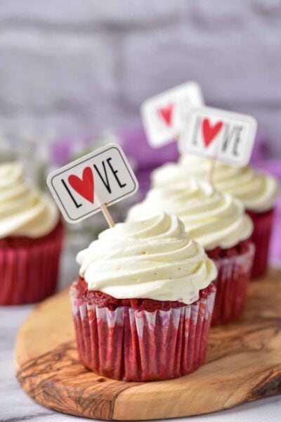 red velvet caramel cupcakes