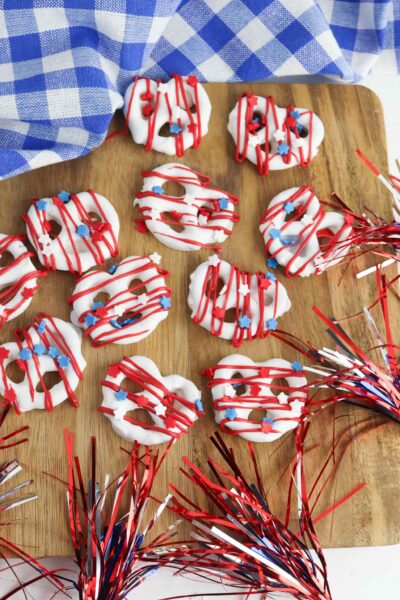 Easy Chocolate Covered July 4th Pretzels Recipe