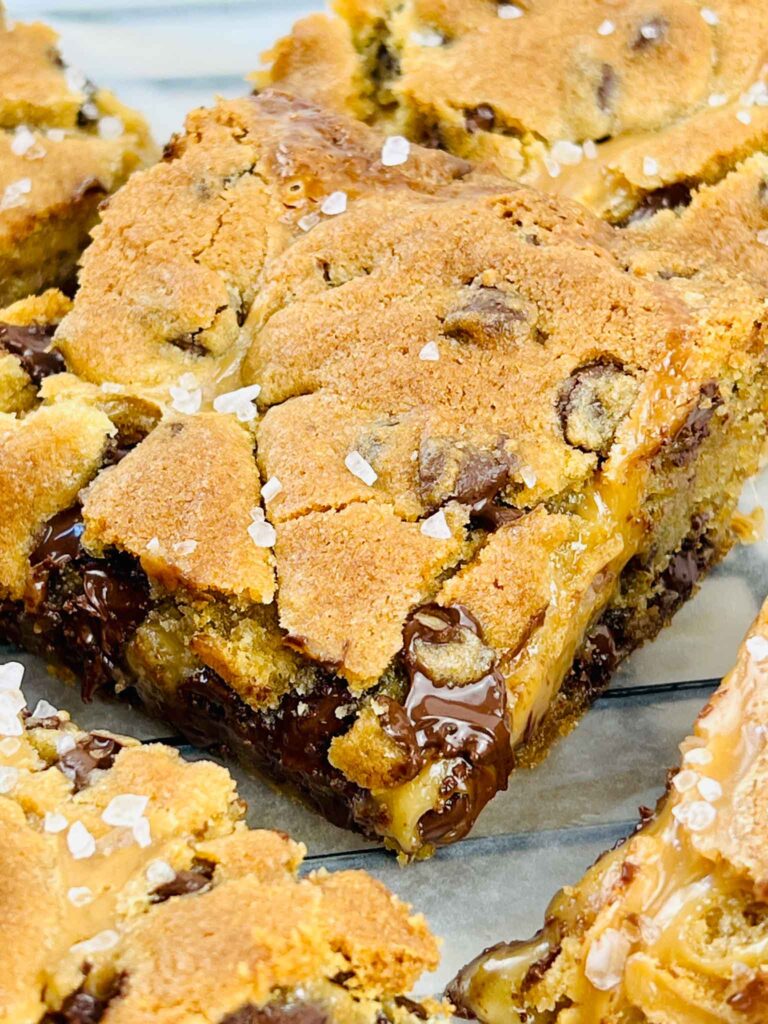 Salted Caramel Chocolate Chip Cookie Bars