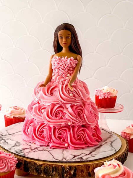 Barbie Round Barbie Cake, A Customize Barbie cake-sgquangbinhtourist.com.vn