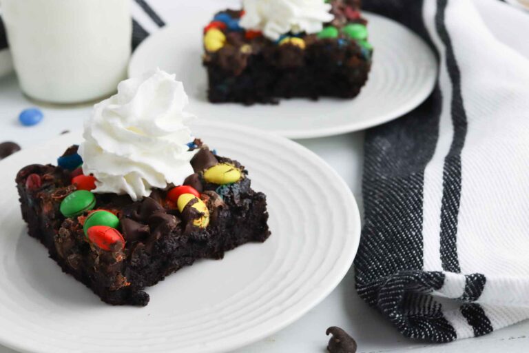 m&m dump cake