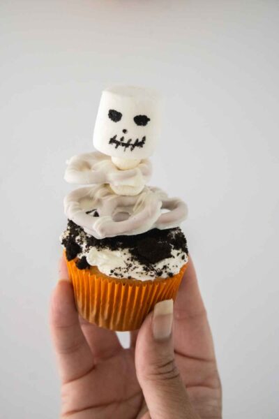 The Best Halloween Skeleton Cupcakes Recipe