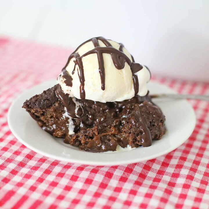 Easy Slow Cooker Chocolate Cobbler