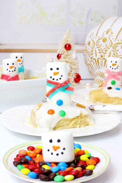 Snowman Christmas Cinnamon Rolls