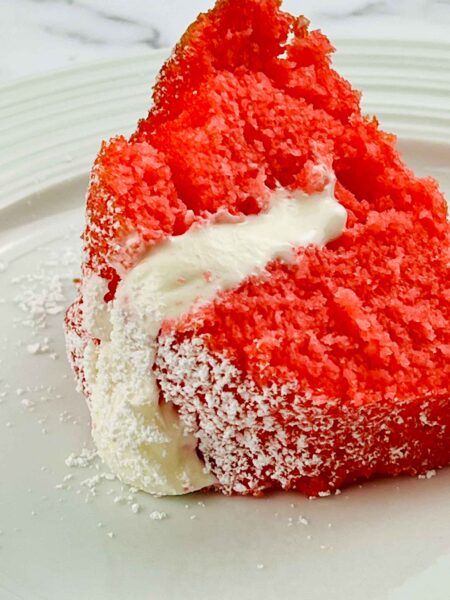 strawberry bundt cake