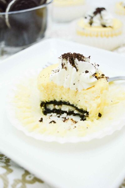 mini cookies and cream cheesecakes